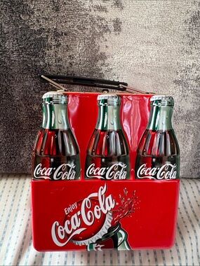 Vintage coca cola metal mini lunch box.Red Bottle-Print Men’s Toiletry Bag